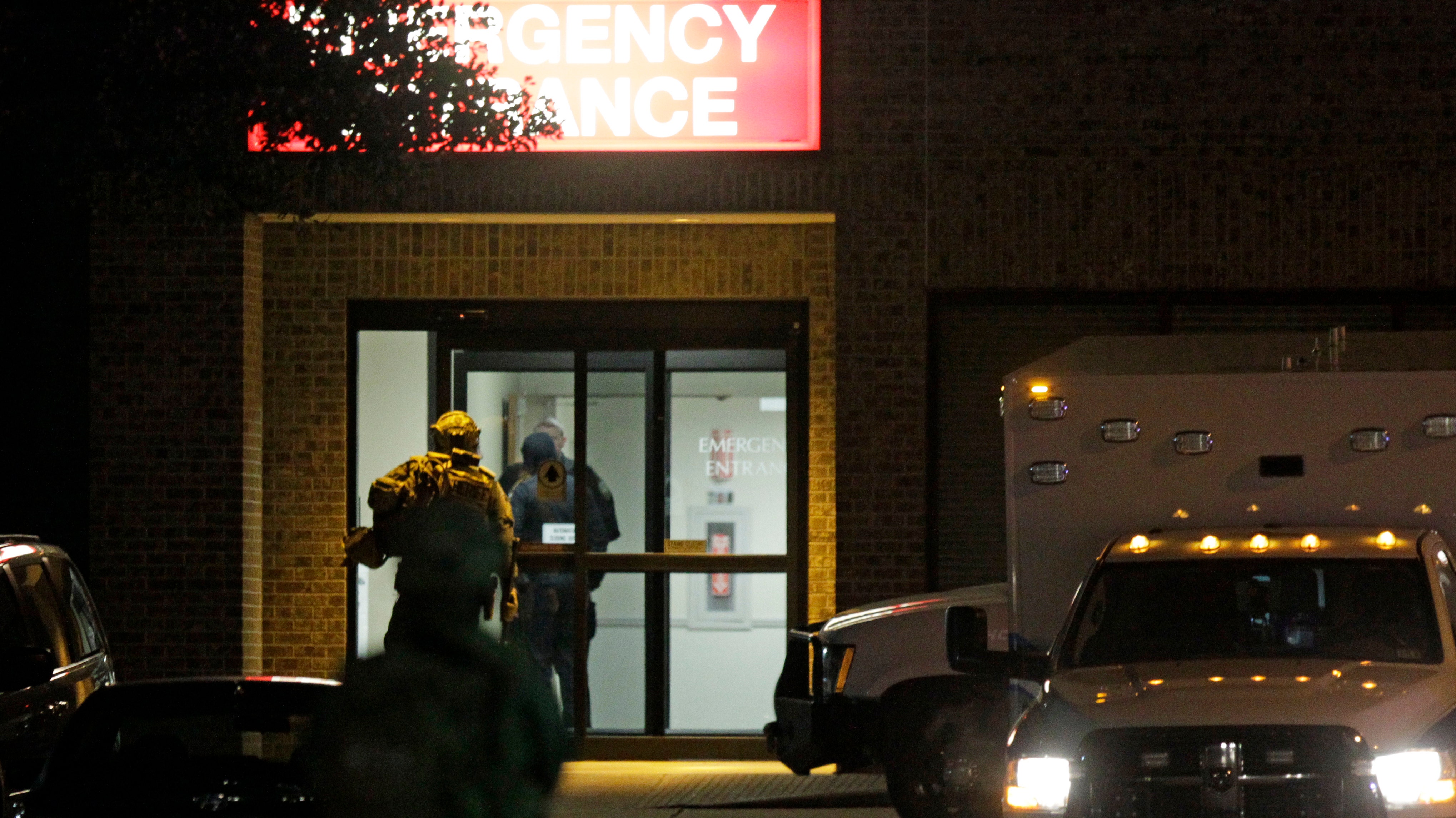 Man at Texas hospital surrenders to police without incident - Fox News