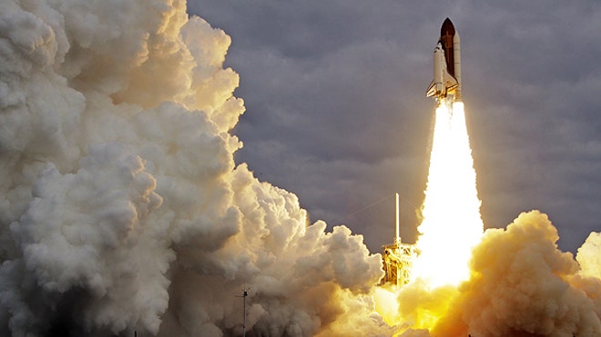 Endeavour_shuttle_launch_AP