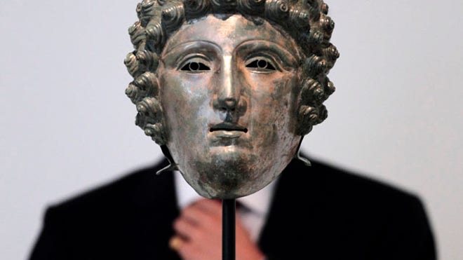 AncientRomanHelmet