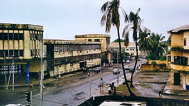 BlackBeach.jpg