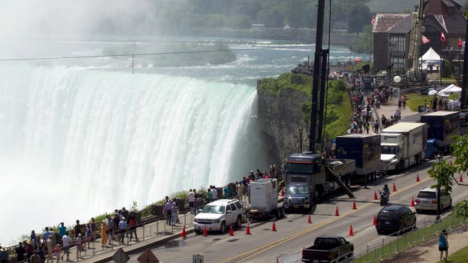 Daredevil Wallenda Becomes First Person To Walk On Tightrope Across Niagara Falls Fox News