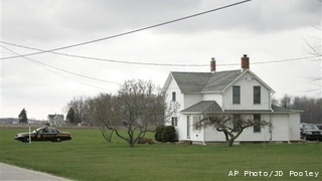 ohio home man kills family