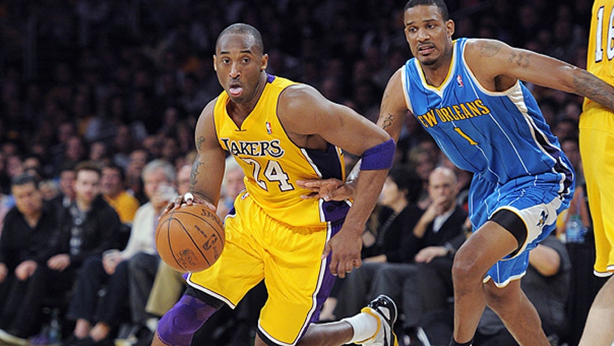 Lakers Hornets AP