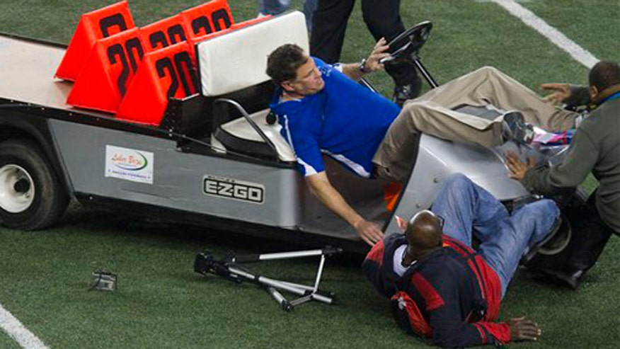 121711coachhitcart.jpg