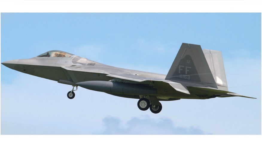 F22JAPANLANDING.jpg