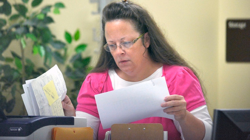 Kentucky clerk still refusing to issue marriage licenses to gay couples after Supreme Court ruling