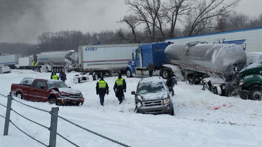 1 Dead In Near 100 Vehicle Pileup Along Snowy Michigan Highway Police 8854