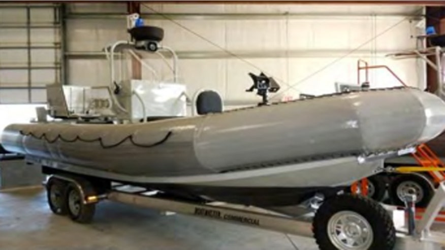 SIGARBOAT.jpg