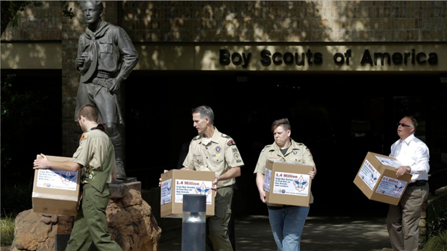 boy_scouts_gays_policy_020613.jpg