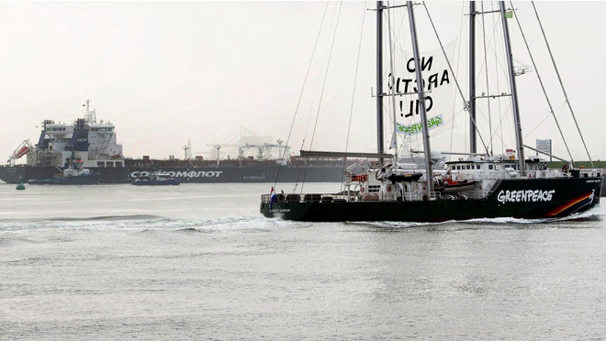 greenpeace-russian-tanker-050114.jpg