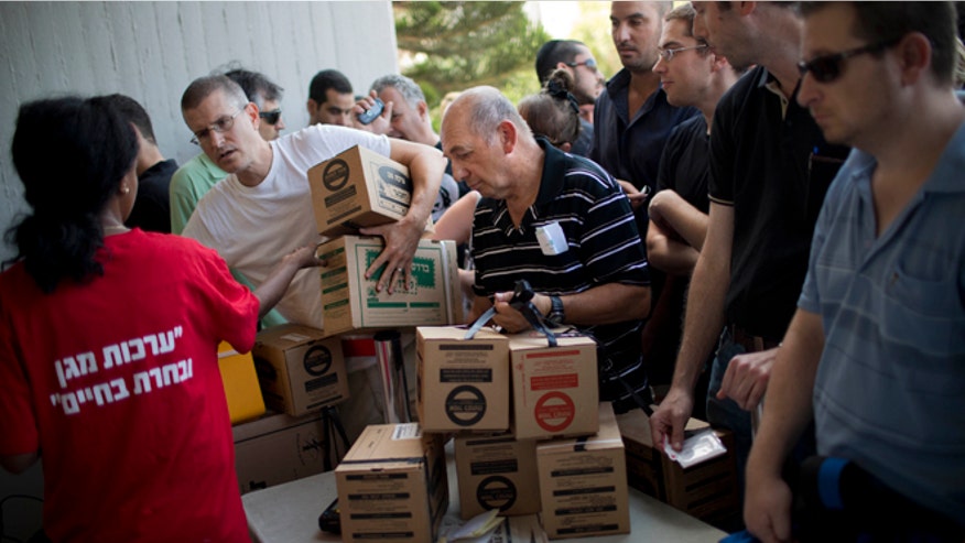 israel_gas_masks_082813.jpg