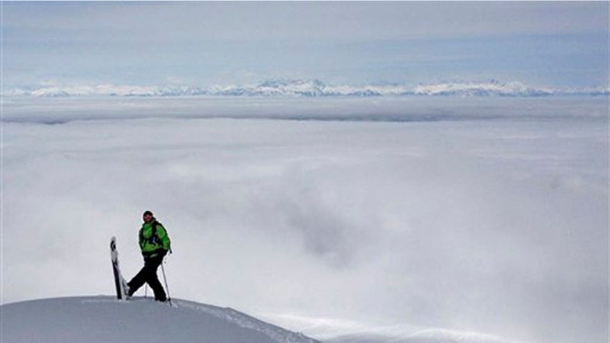 kashmere_skiing_ap.jpg