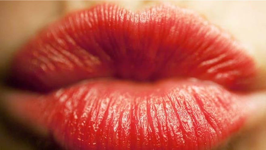 lipstick_red_afp.jpg