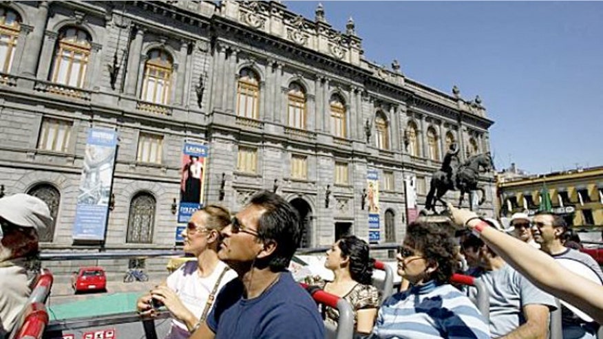 mexico_city_tourist.jpg