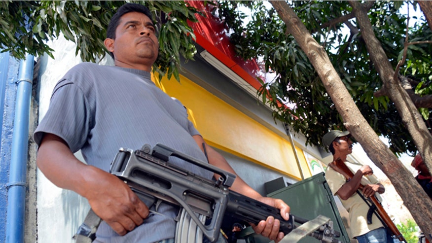 mexico_vigilantes_032813.jpg