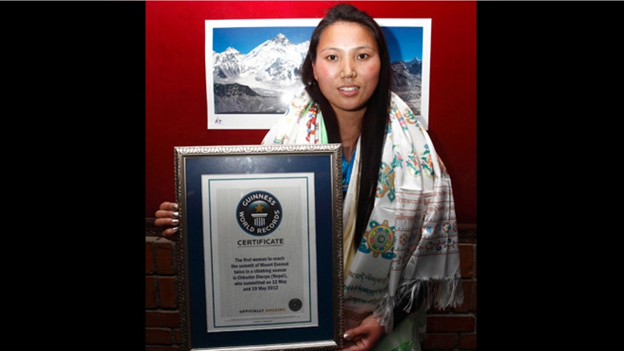 woman_everest_record_022613.jpg