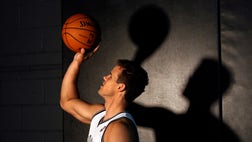 >Newly signed to the Brooklyn Nets, Humphries is also making a fresh start in a swanky new $8,000-a-month Manhattan apartment.