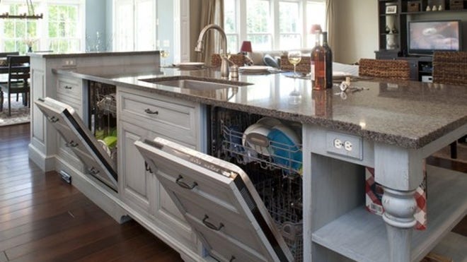 Houzz_MulletCabinet_traditional-kitchen.jpg