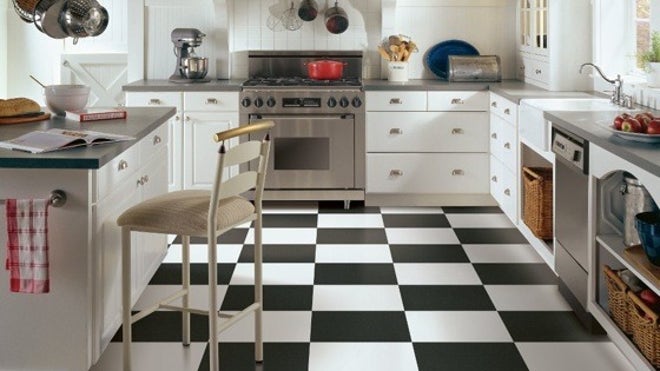 Zillow_CheckerKitchenFloorArmstrong-photo.jpg