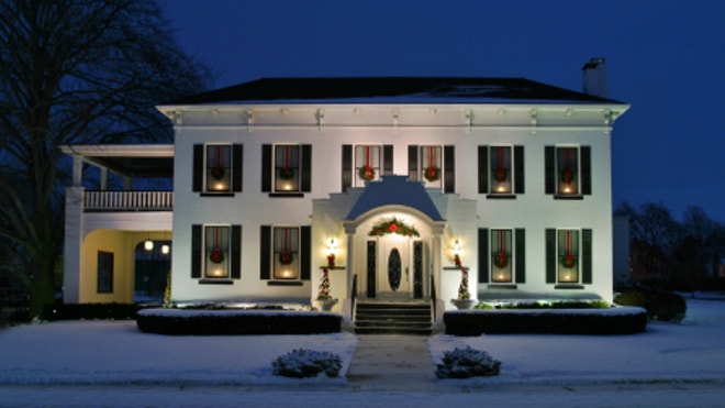 iStock_000000380646XSmall_HolidayHouse.jpg