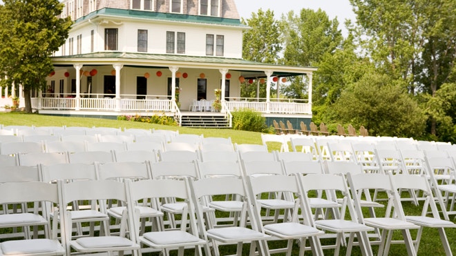 iStock_000001843956Small_HomeWedding.jpg