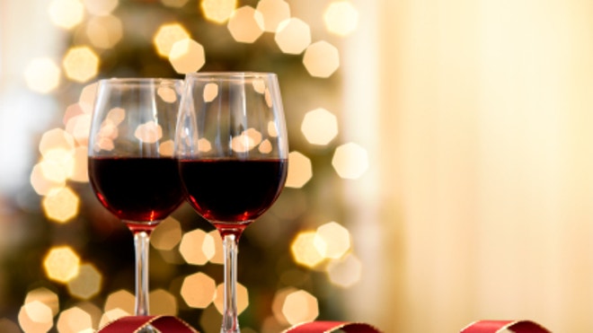 iStock_000014033384XSmall_WineChristmas.jpg