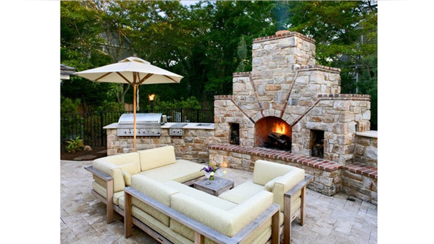 Houzz_BrucePalmer_contemporary-patio660.jpg