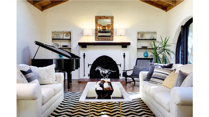 Houzz_StephWiley_mediterranean-living-room660.jpg