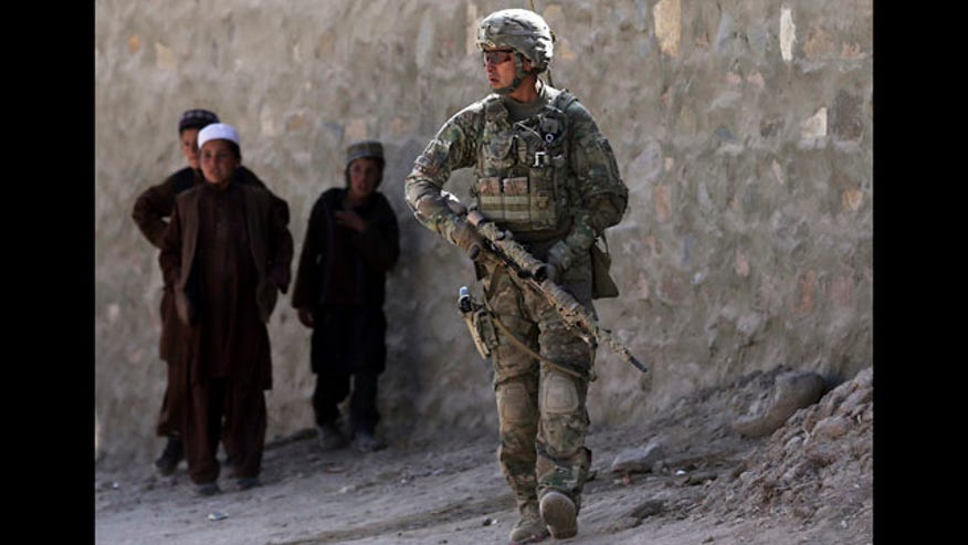 RTR39RNW_ussoldierafghan.jpg