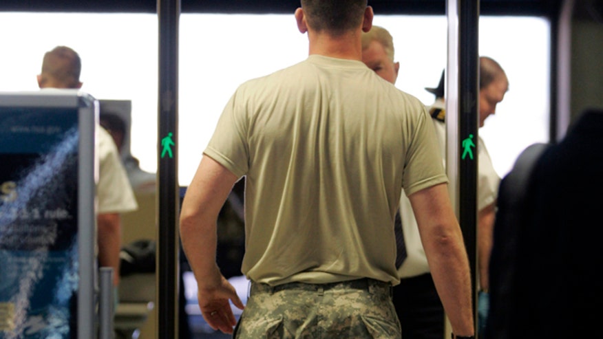 Soldier_Airport_Security