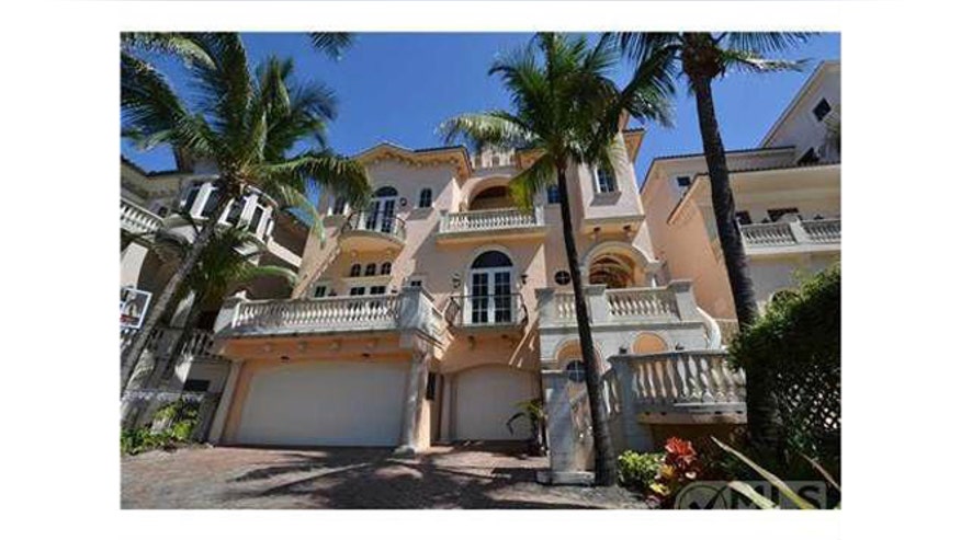 Zillow_MLS_RayLewis_Exterior660.jpg