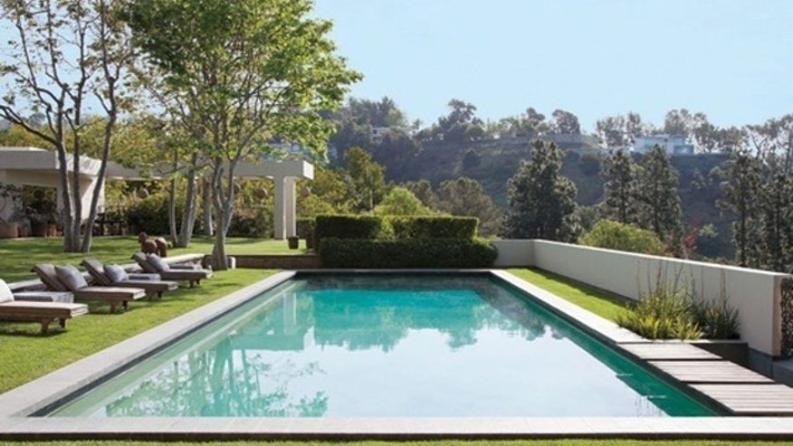 Zillow_vila-pool-1.jpg