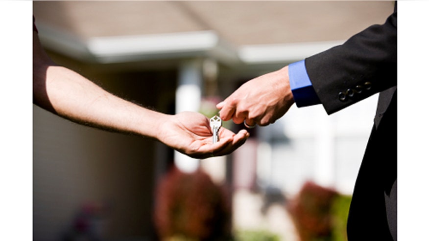 iStock_XSmall_HandKey660.jpg