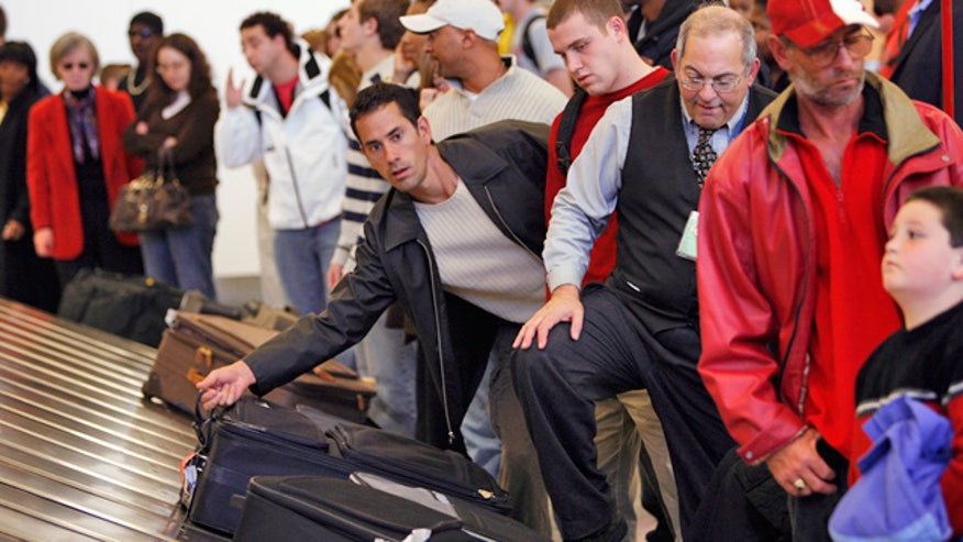 Luggage-Carousel-Waiting-Travel-Holiday-Airport