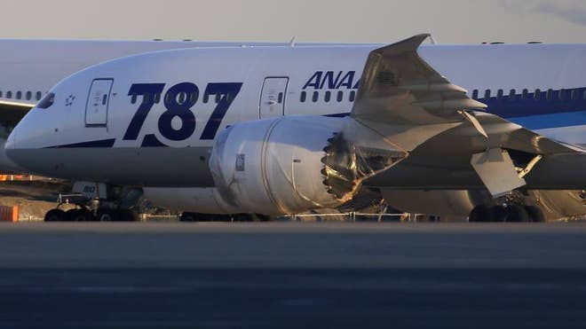 2013-04-10T050743Z_1_CBRE9390E9400_3_BOEING-DREAMLINER.JPG