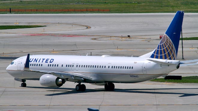 United Airlines Plane With a Continental Airlines Logo on its Tail