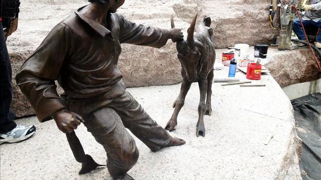 Statue.jpg