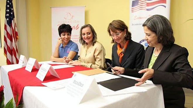 otero_signing.jpg