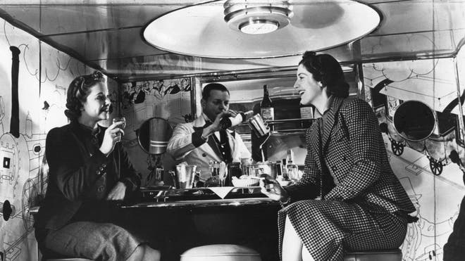 ladies drinking black and white FNL