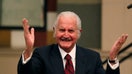 Una lectura virtualmente obligada para los estudiantes de secundaria en México es Aura, de Carlos fuentes. Por eso, no había nada de sorprendente en que la hija de Carlos Abascal leyera la novela por indicación de su profesora de español.