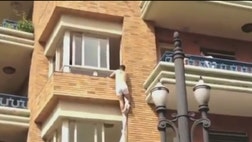 Sidewalk observers in Brazil caught an in-person comedy act when a woman’s lover escaped out the window.