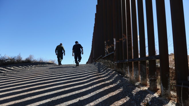 AZ Border Fence Latino.jpg
