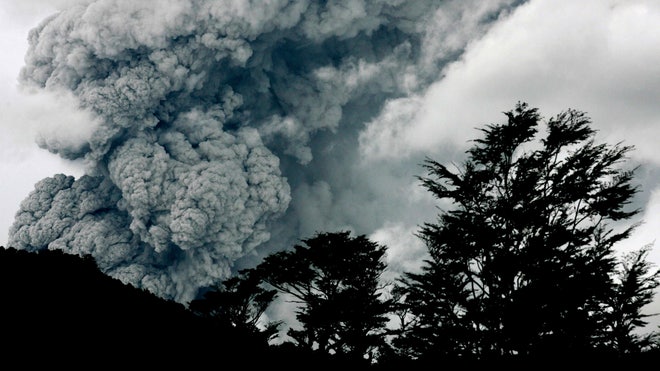 Chile-Volcano-Ash-Town