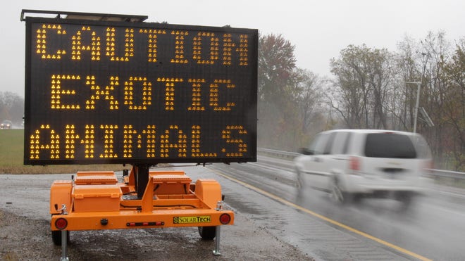 Exotic_Animals_Loose_Vros.jpg