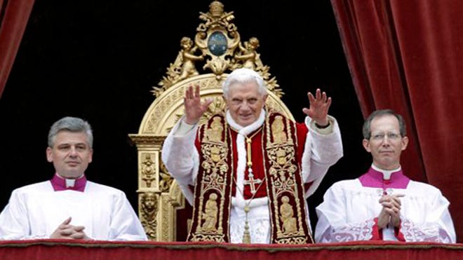 Pope Benedict XVI blesses the faithful at christmas