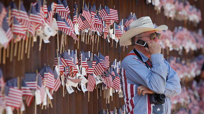 border-fence-az.jpg