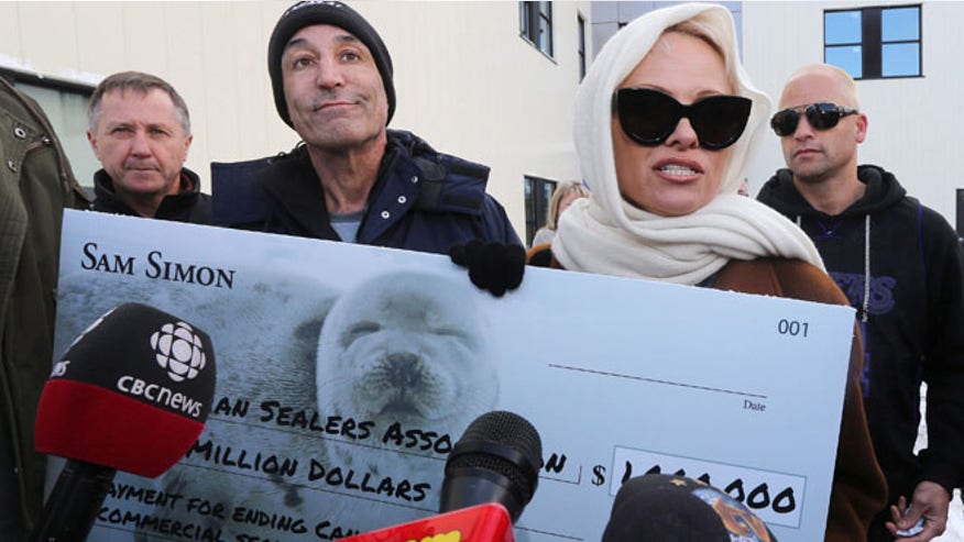 PamelaAndersonfurban.jpg