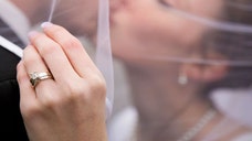 Unmarried men and women have a higher risk of having and dying from a heart attack regardless of age, a new study finds