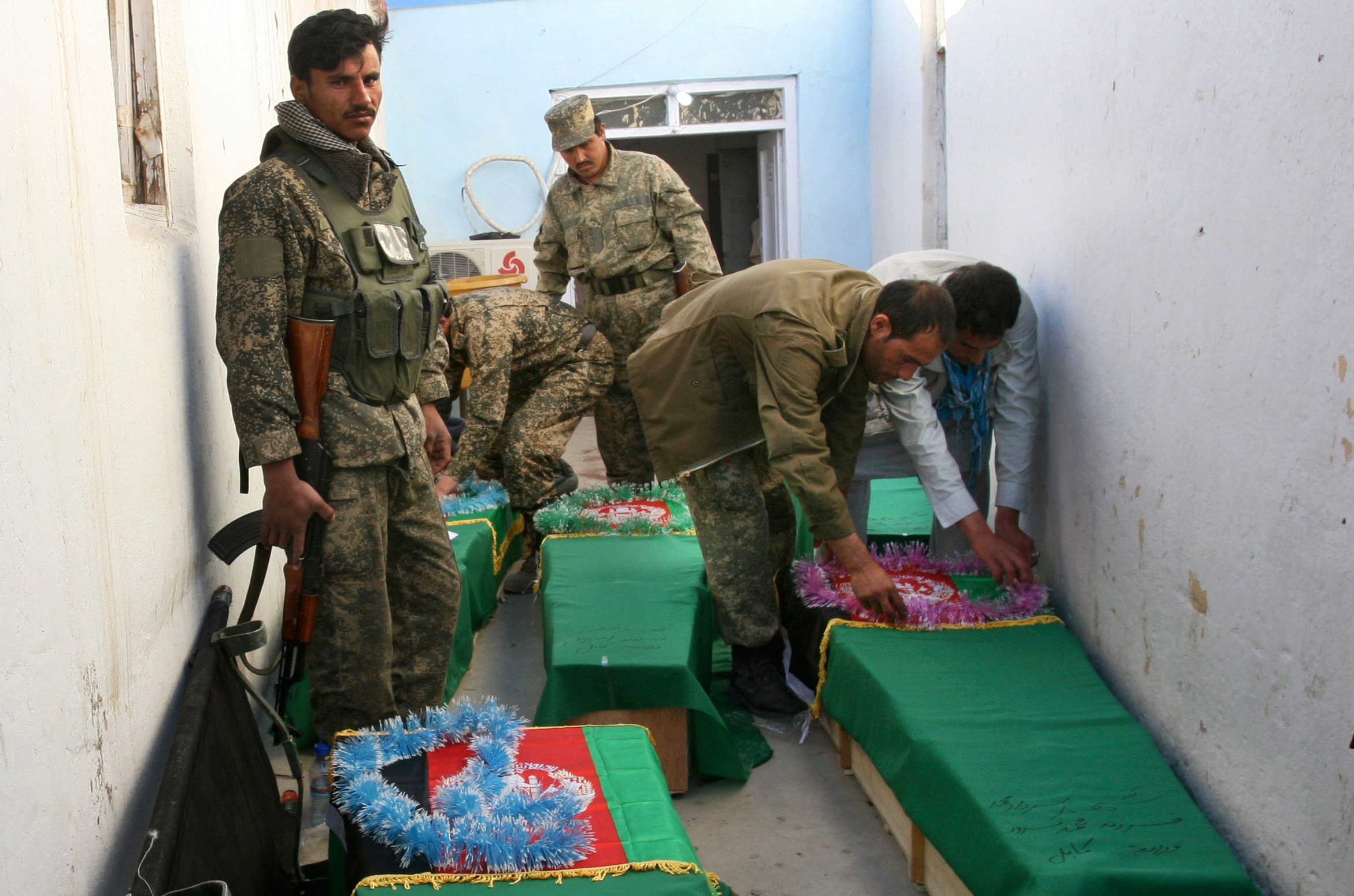 Plane crashes in Afghanistan, killing 4 foreign troops; Taliban