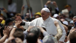  Pope Francis is calling for renewal in the Catholic church as he wrapped up two days of mass gatherings in St. Peter's Square aimed at energizing the faithful.
